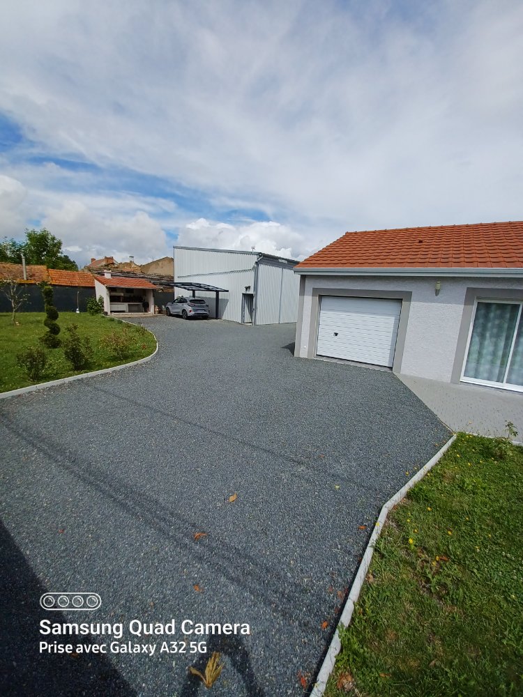 Aire camping-car  Saint-Pont (03110) - Photo 1